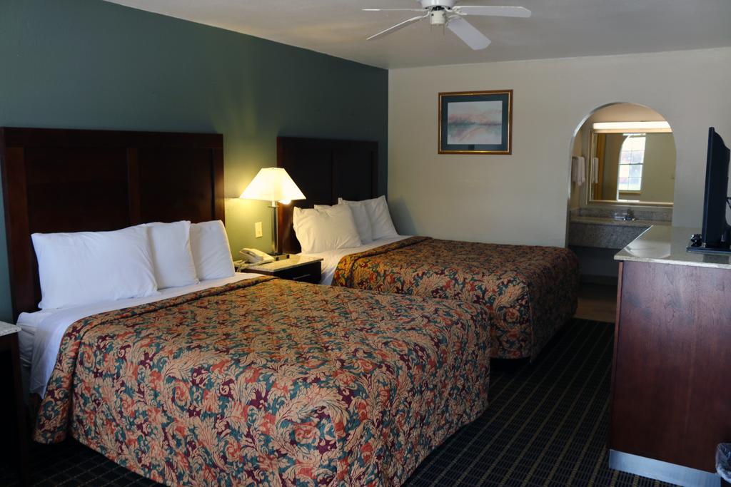 Great Western Inn&Suites Carlsbad Exterior foto